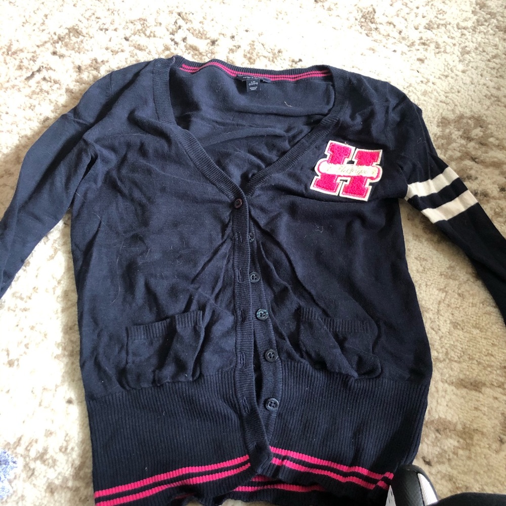 sweater that is cute